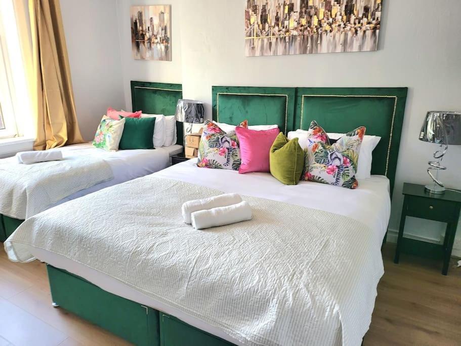 4 Bedrooms Apartment By Sensational Stay Short Lets & Serviced Accommodation Édimbourg Extérieur photo