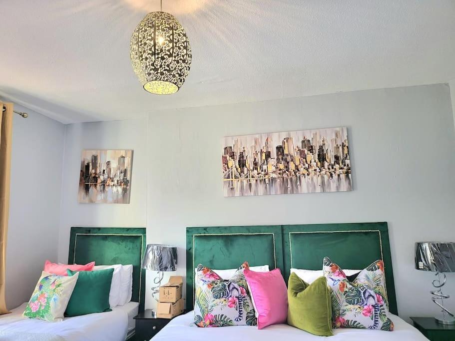4 Bedrooms Apartment By Sensational Stay Short Lets & Serviced Accommodation Édimbourg Extérieur photo